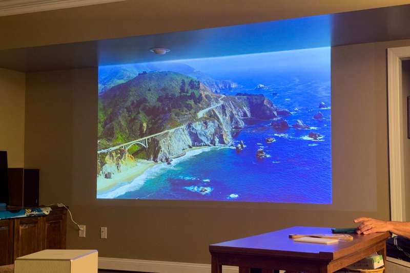 XGIMI Horizon Ultra - اتاق روشن