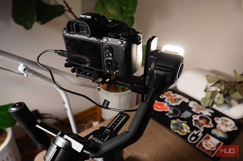 نور پخش شده Zhiyun Crane 4