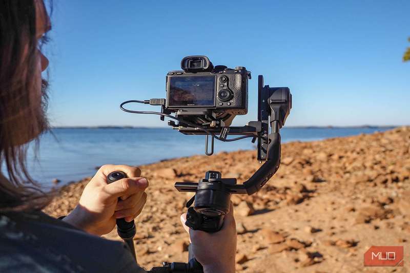 آزمایش کنترل زوم الکترونیک Zhiyun Crane 4