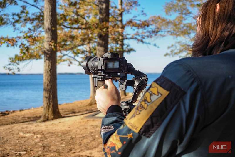 شات درخت و آب توسط Zhiyun Crane 4