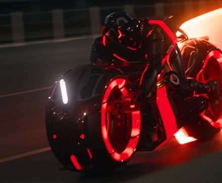 یک شخصیت از ترون آرز سوار بر دوچرخهٔ آینده‌نگر