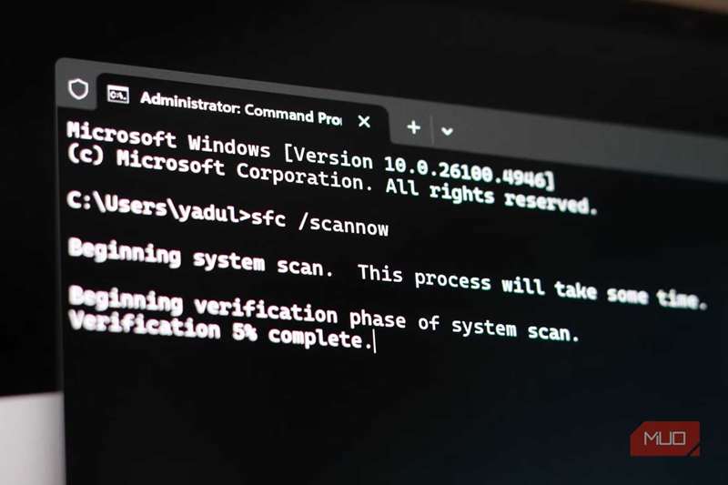 نزدیک‌نمایی از Windows Terminal که فرمان SFC را نشان می‌دهد