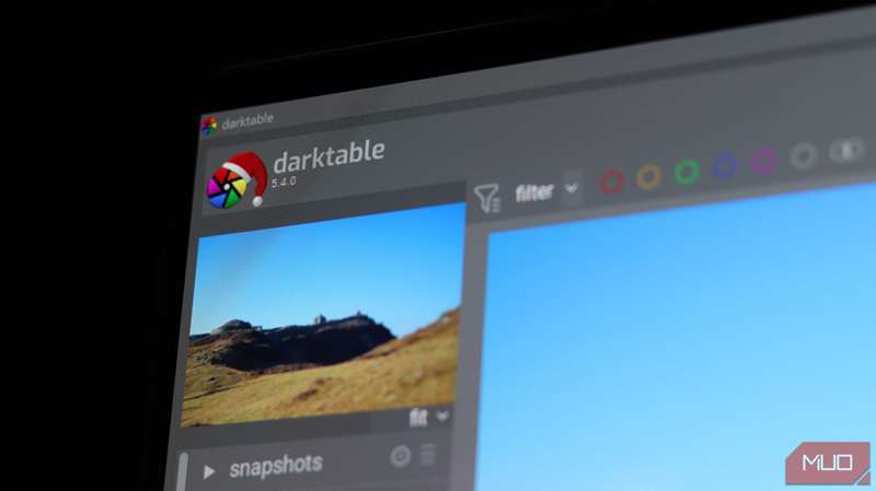 لوگو Darktable در نرمافزار.