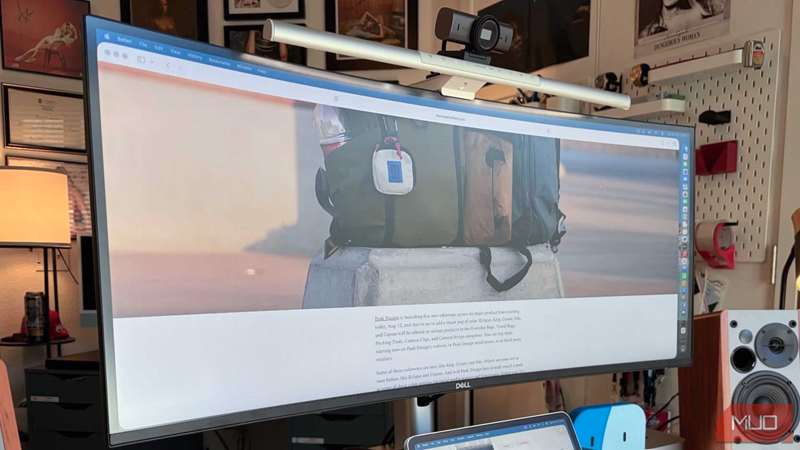 نمای جانبی مانیتور Dell UltraSharp من
