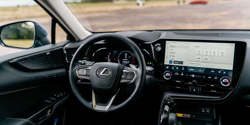 تصویر داخل یک خودرو