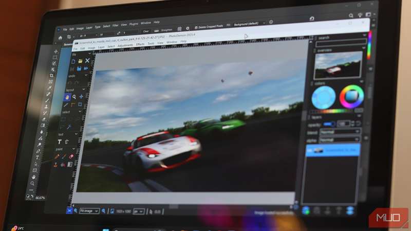 PhotoDemon و Photoshop در حال اجرا بر روی Windows 11