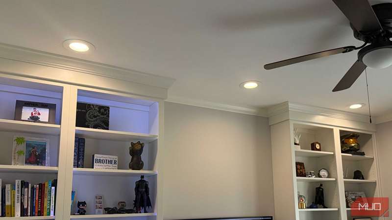 لامپ‌های هوشمند سوئیچ‌دار در دفتر