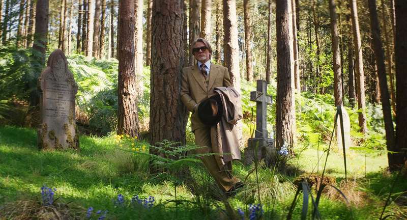 دنیل کریگ در نقش بنوا بلانک در Wake Up Dead Man: A Knives Out Mystery on Netflix