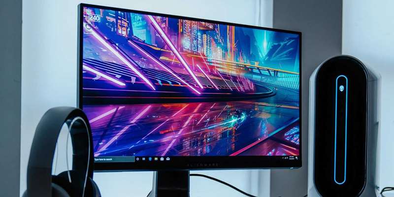 مانیتور Alienware روی میز