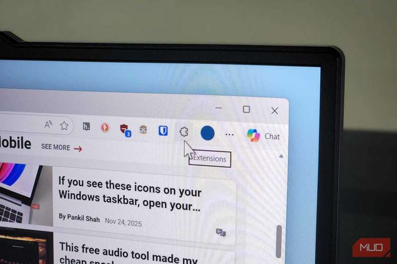 نمایش منوی افزونه‌ها در Edge روی یک لپ‌تاپ