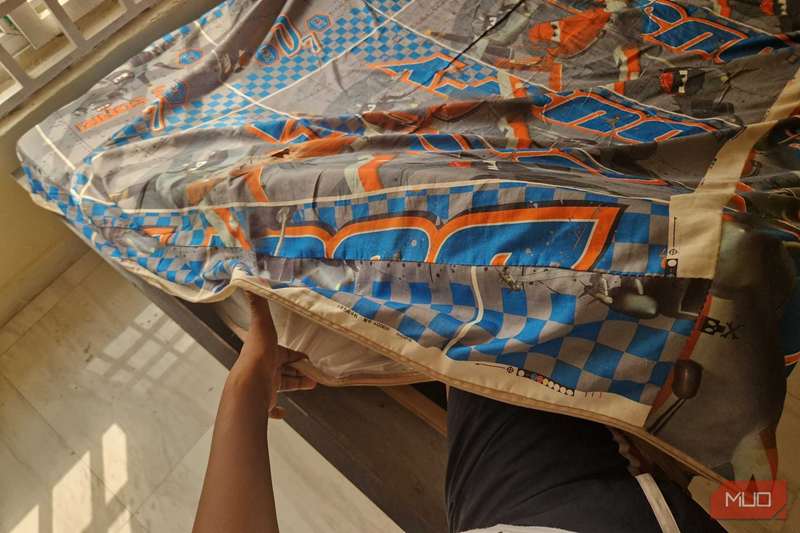 یک تشک داخل کیف ملحفه