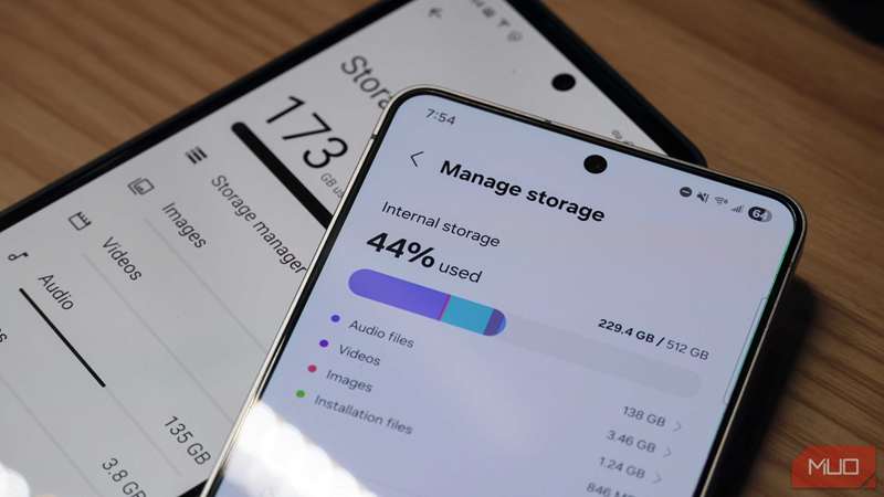 فایل‌های صوتی که فضای ذخیره‌سازی دستگاه را اشغال می‌کنند.