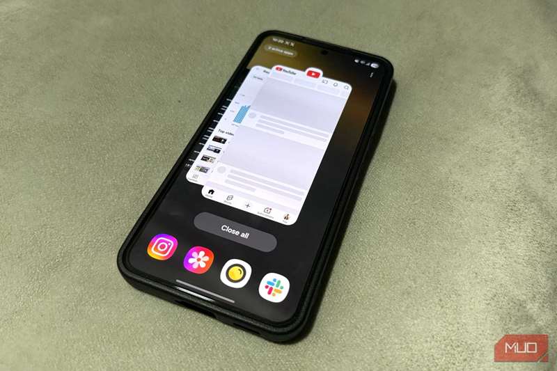 تلفن اندروید نشان‌دهنده برنامه‌های اخیر