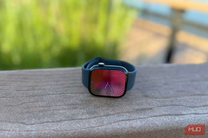 Apple Watch سری 10 با انعکاسهای صورت