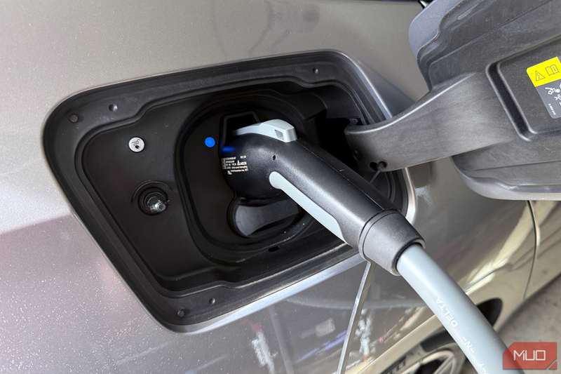 شارژ لِول 2 بر روی BMW i5