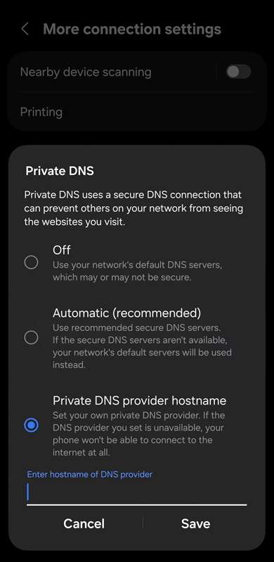 گزینه نام میزبان ارائه‌دهنده DNS خصوصی را انتخاب کنید