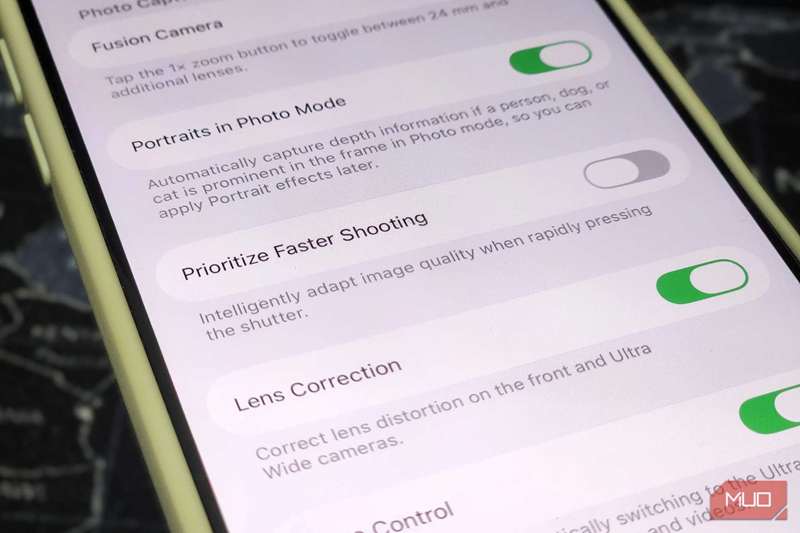 نمای نزدیک تنظیمات دوربین آیفون