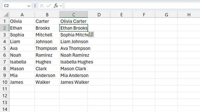 ترکیب نام اول و نام خانوادگی با فلش فِل در اکسل