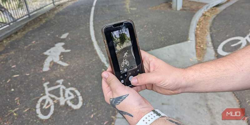 برنامه دوربین Dazz Cam روی آیفون