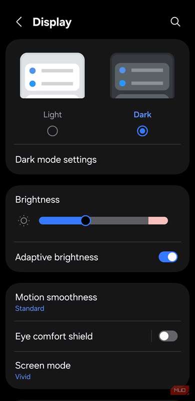 تنظیمات نمایش در گوشی اندروید در حالت تاریک