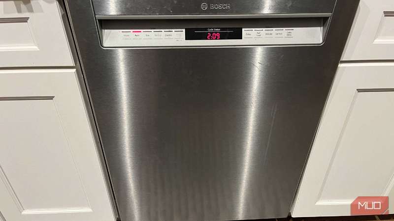 در بسته ماشین ظرف‌شویی