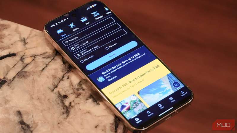Expedia بر روی Google Pixel 9 Pro XL.