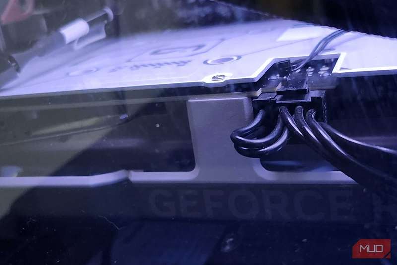 یک کارت NVIDIA 4060 Ti در کامپیوتر من