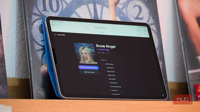 برنامهٔ وب Gemini من که در مرورگر بر روی iPad Pro اجرا می‌شود.