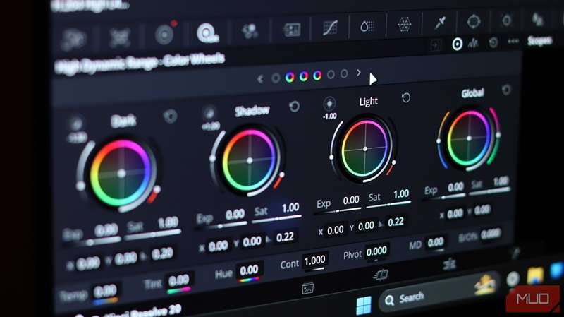 چرخ‌های رنگ HDR در DaVinci Resolve.