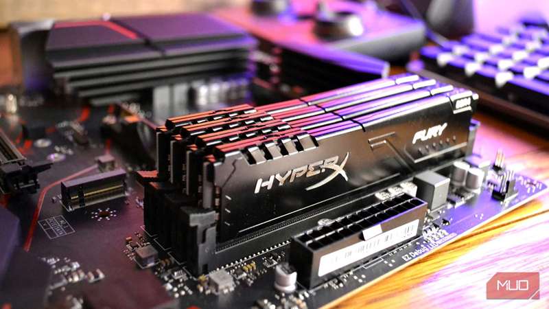 رم HyperX Fury بر روی مادربورد.