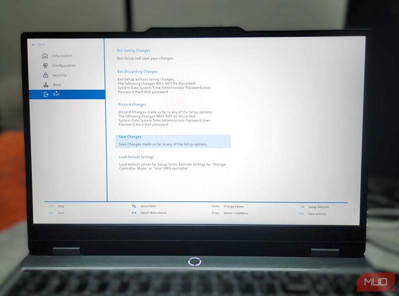 BIOS لپتاپ لنوو که گزینه ذخیره تغییرات را نمایش میدهد