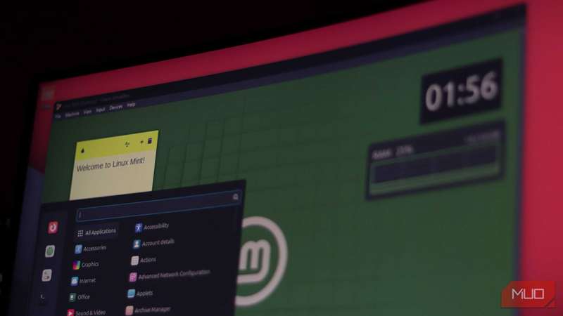 دسکتاپ لینوکس مینت، در حال اجرا بر روی VirtualBox