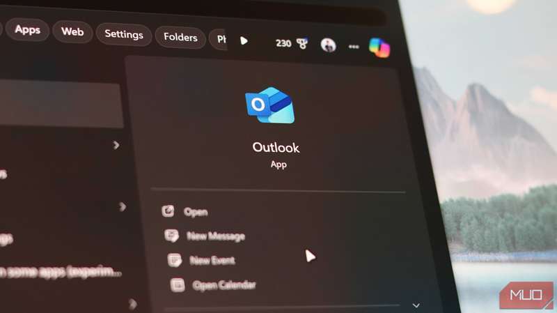Outlook در نتایج جستجوی Windows.