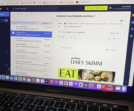 پروتون میل بر روی لپ‌تاپ