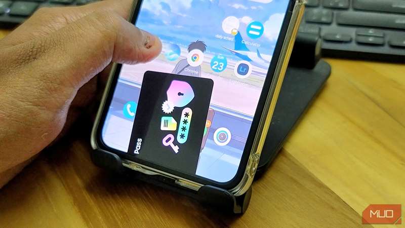 برنامهٔ Samsung Wallet باز روی سامسونگ گلکسی Z Flip 6