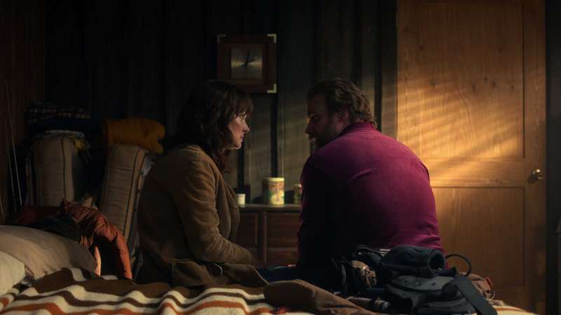 جویی و هاپر در فصل ۵ سری Stranger Things گفتگو می‌کنند