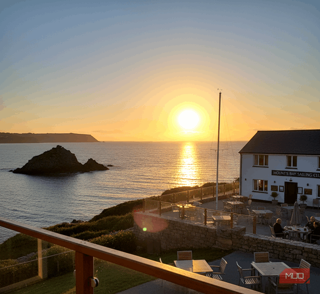 غروب بر فراز خلیج سِی‌مانتس در کرنوال