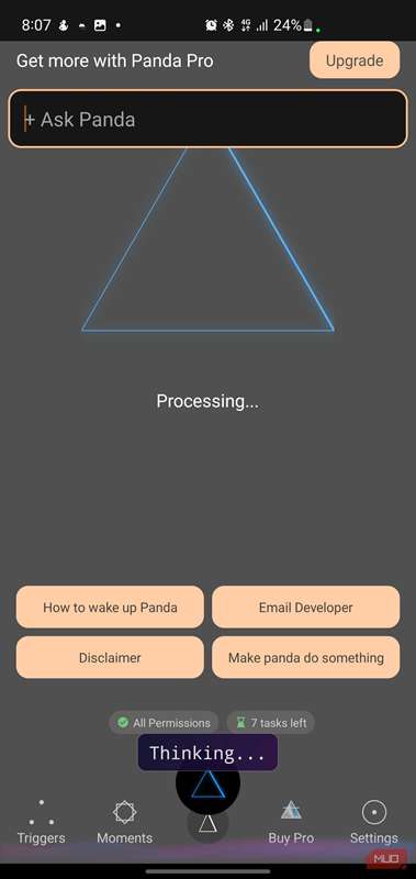 رابط اصلی برنامه پاندا که وضعیت «Processing…» و اعلان‌کامل «Thinking…» پس از یک فرمان را نشان می‌دهد.