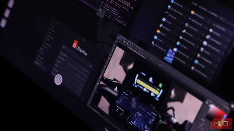 Winboat در حال اجرا روی Ubuntu همراه با برنامه‌های دیگر