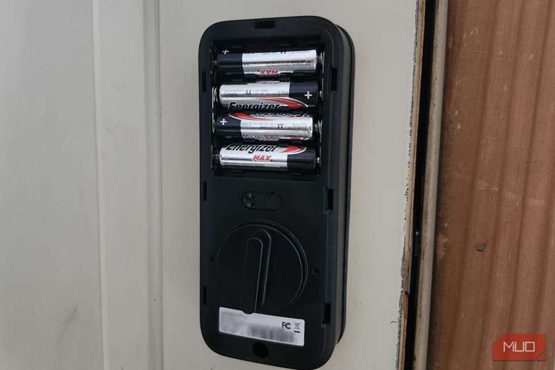 قفل وایز با پنل پشت حذف شده