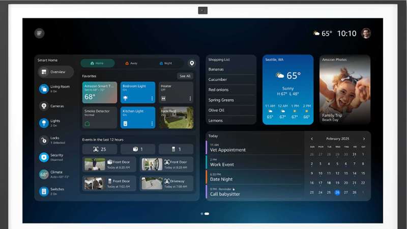 یک Echo Show که آلکسا+ را نشان می‌دهد