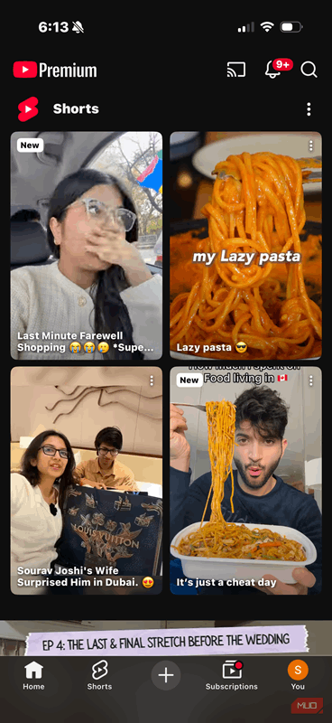 نمایش صفحه‌نمایش برنامه YouTube باز شده بر روی iPhone