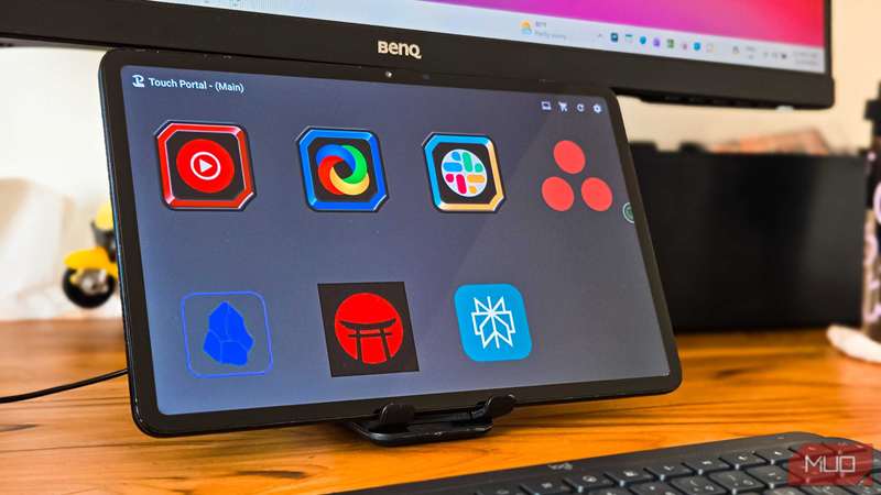 صفحه کنترل Touch Portal که آیکون برنامه‌ها را روی Huawei Honor Pad 8 نشان می‌دهد