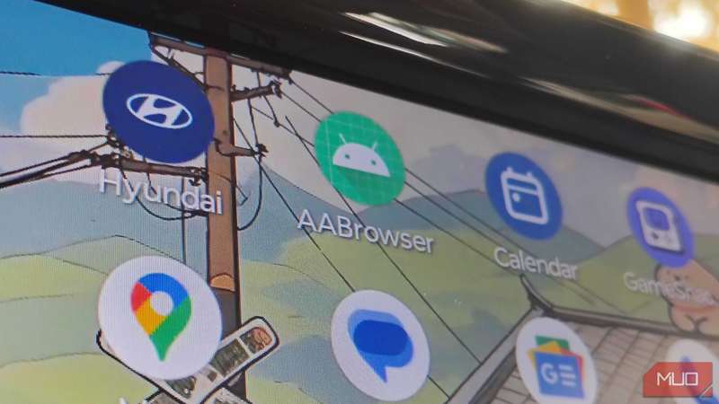 مرورگر AABroswer در لانچر Android Auto.