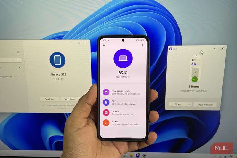 تلفن اندروید و رایانه شخصی نمایش‌دهنده برنامه بلاپ
