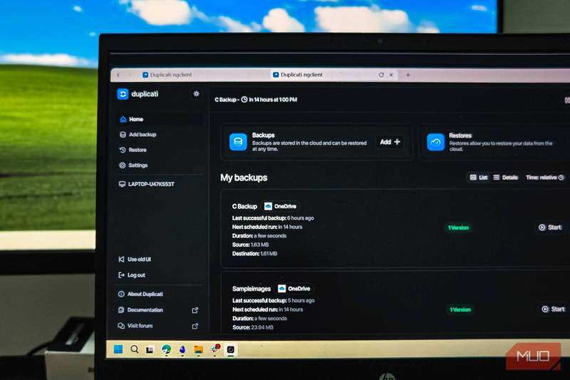 رابط وب دوپلیکاتی باز شده بر روی لپ‌تاپ HP