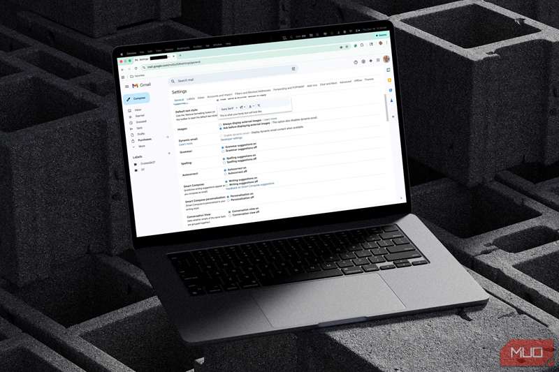تنظیمات جیمیل نمایش داده شده در Chrome روی MacBook Pro.