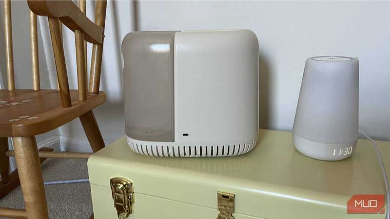 یک رطوبت‌ساز Canopy در یک اتاق خواب