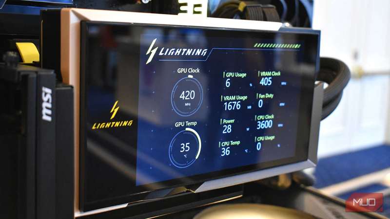 کارت گرافیک MSI Lightning 5090 نصب شده در PC