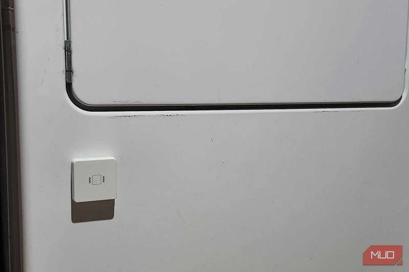 حسگر لرزش THIRDREALITY روی جلوی خشک‌کن من